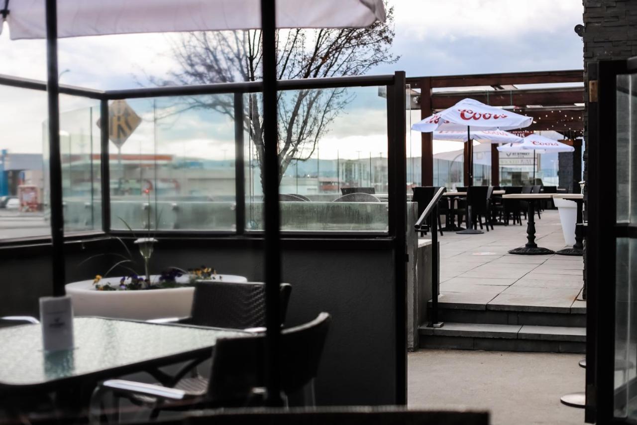 Best Western Plus Kelowna Hotel & Suites Buitenkant foto