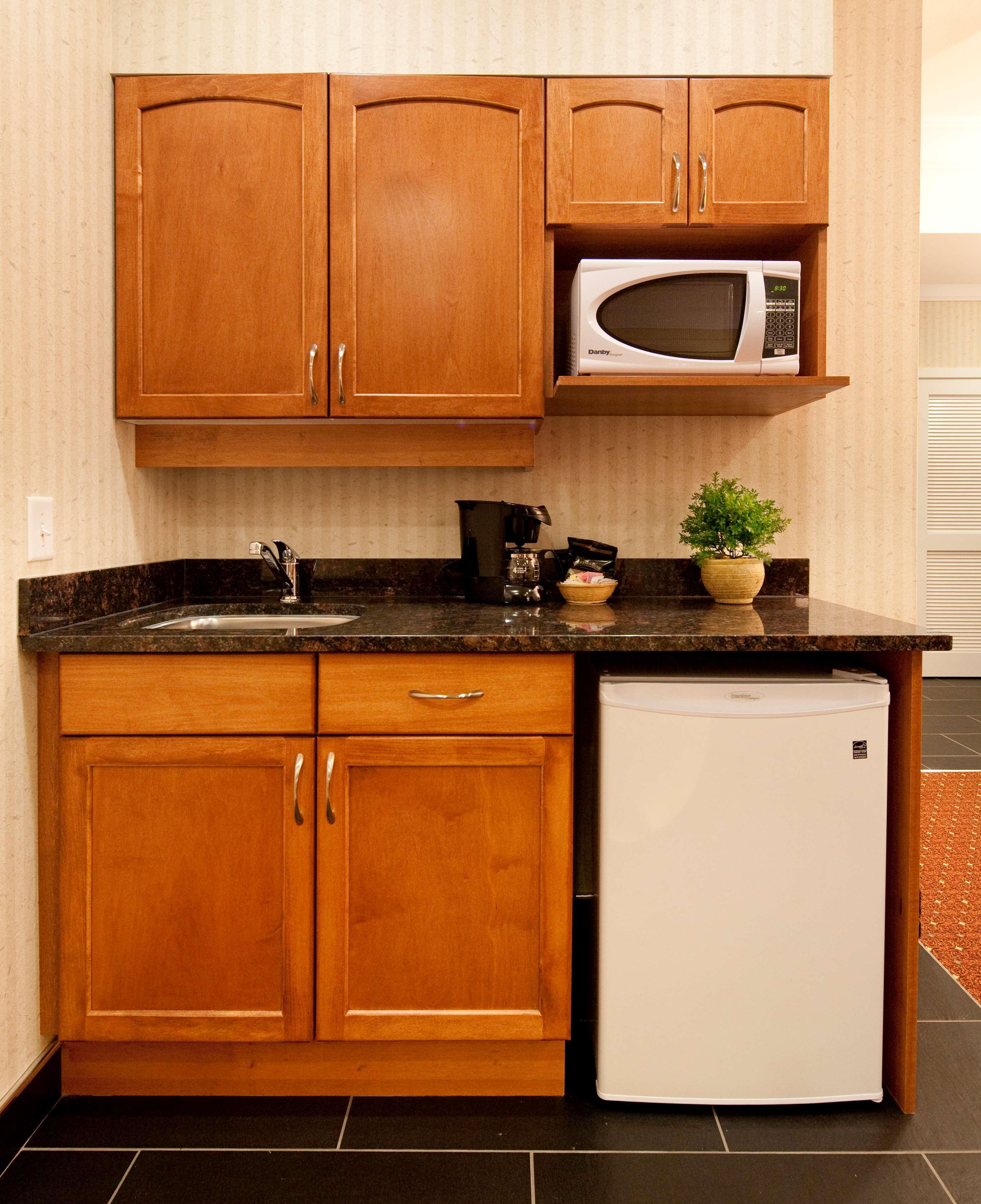 Best Western Plus Kelowna Hotel & Suites Buitenkant foto