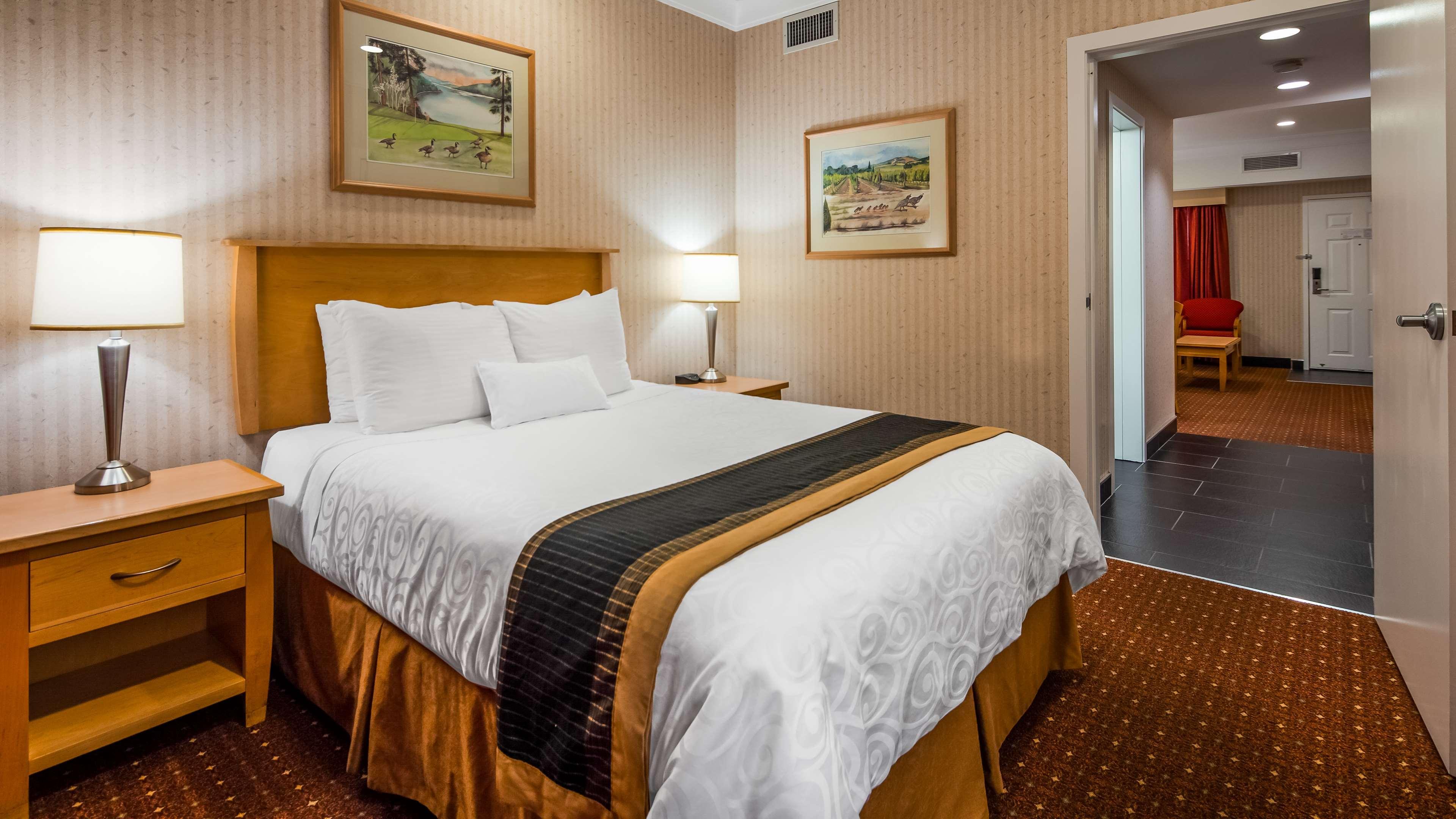 Best Western Plus Kelowna Hotel & Suites Buitenkant foto
