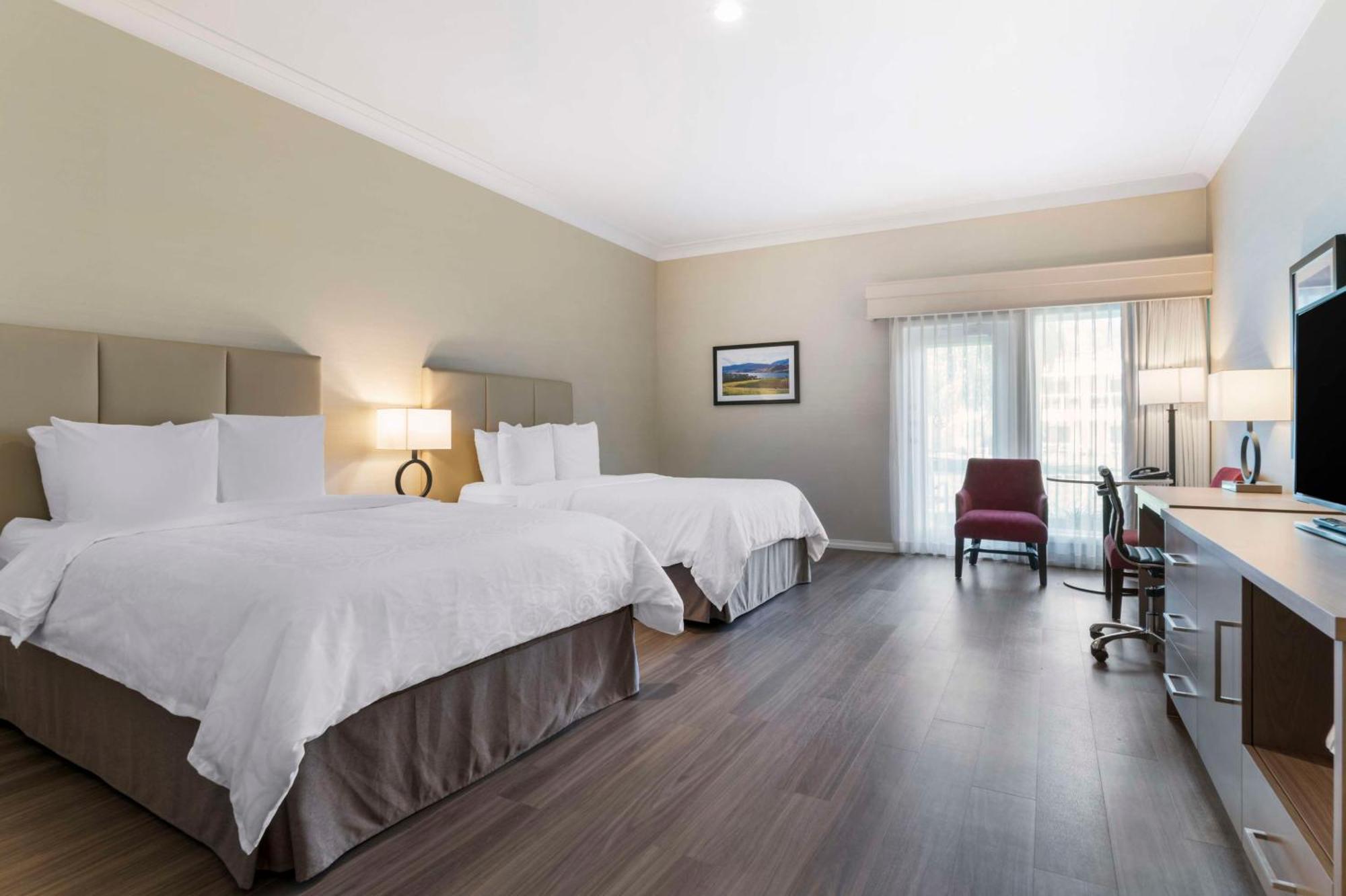 Best Western Plus Kelowna Hotel & Suites Buitenkant foto