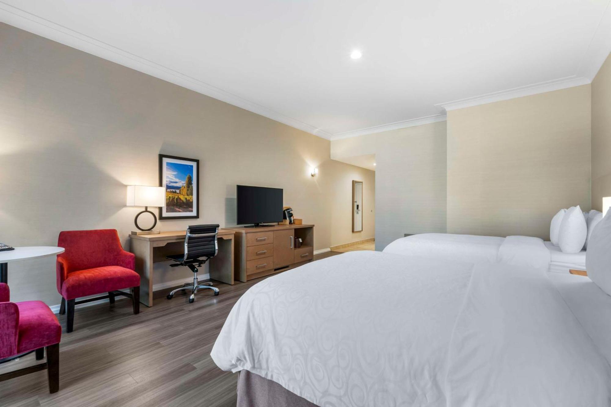 Best Western Plus Kelowna Hotel & Suites Buitenkant foto