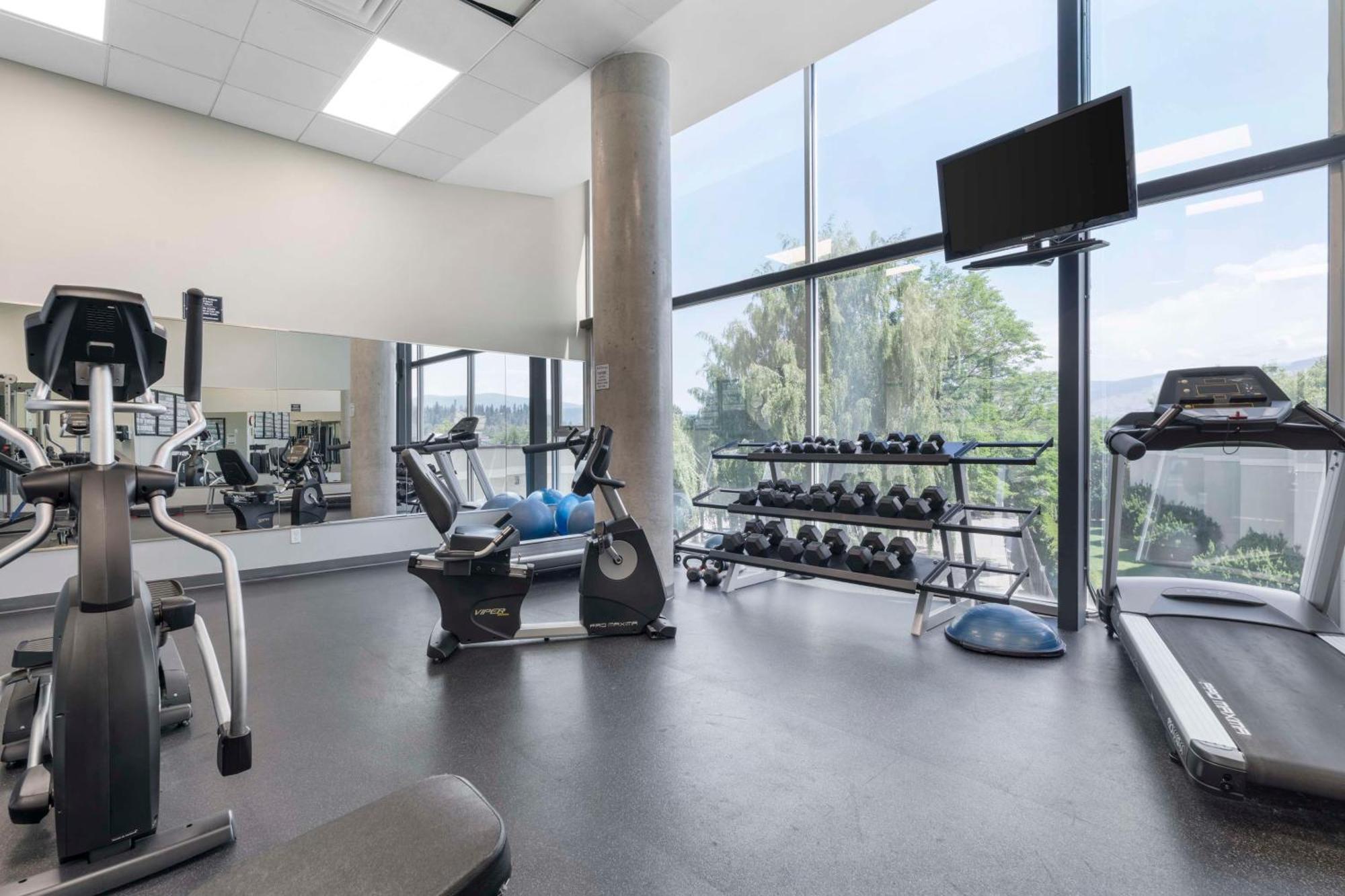 Best Western Plus Kelowna Hotel & Suites Buitenkant foto