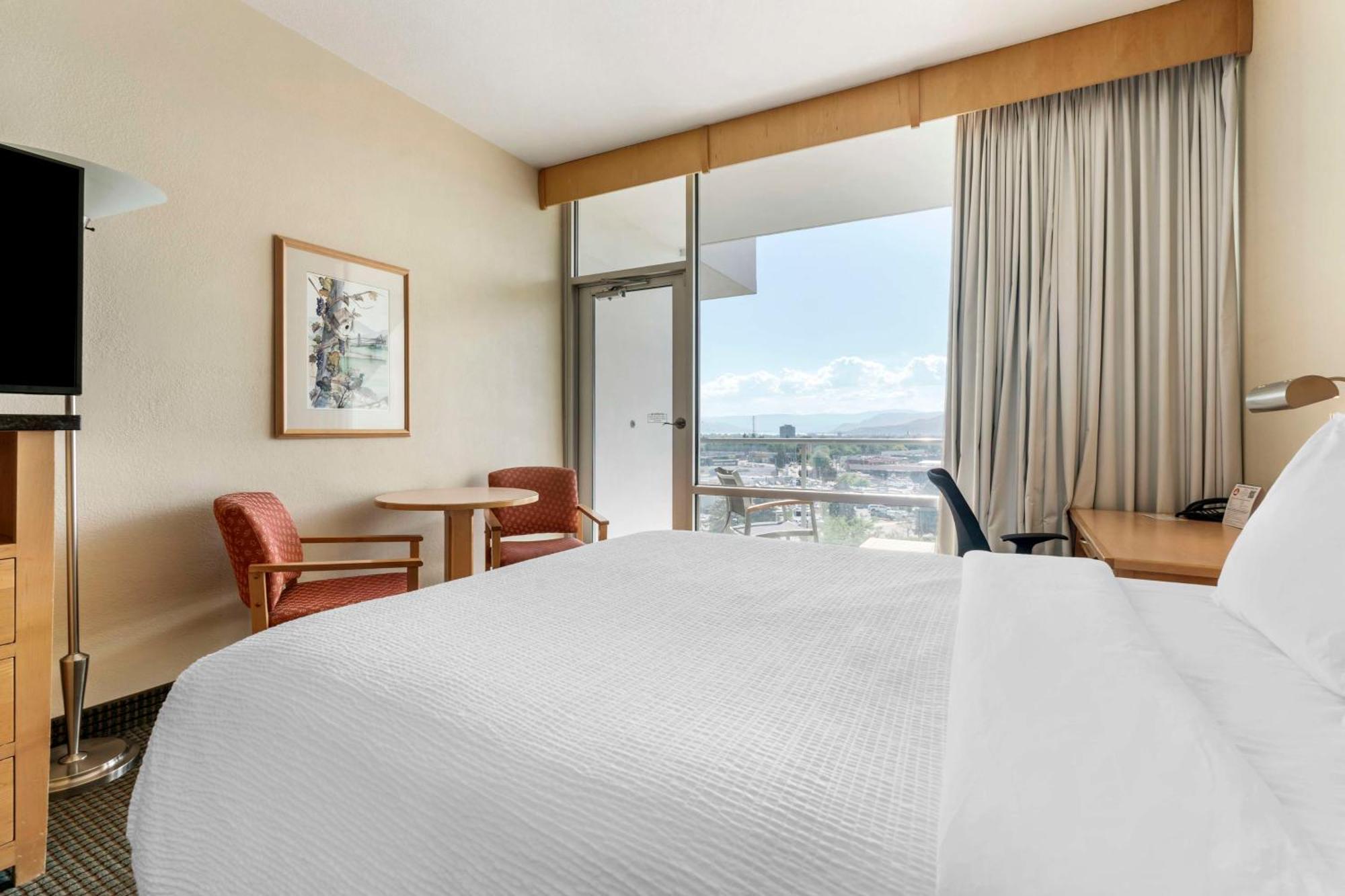 Best Western Plus Kelowna Hotel & Suites Buitenkant foto