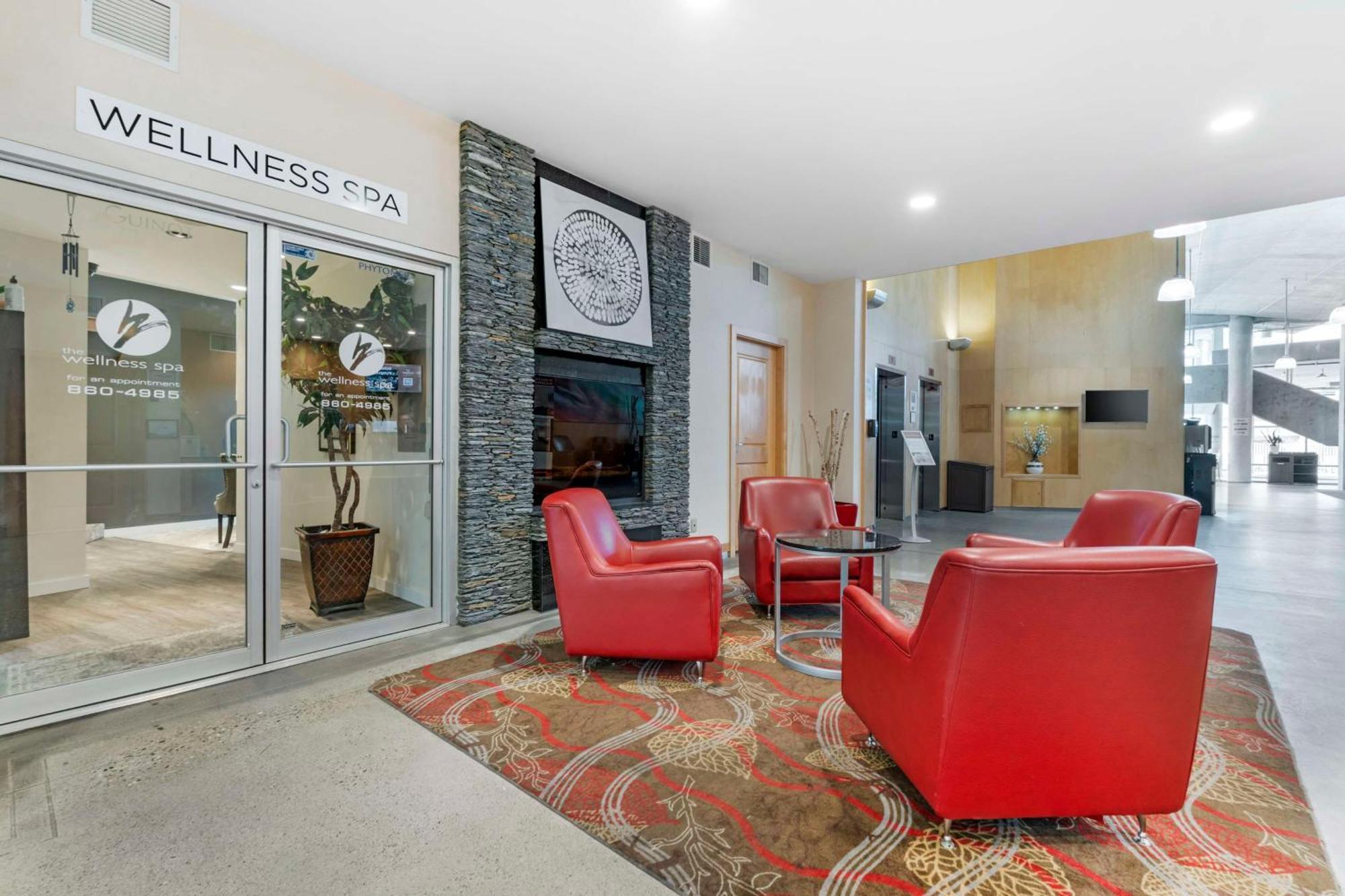 Best Western Plus Kelowna Hotel & Suites Buitenkant foto