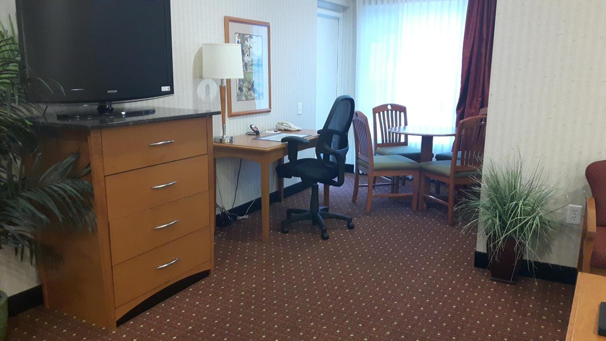 Best Western Plus Kelowna Hotel & Suites Kamer foto