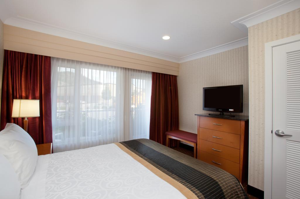 Best Western Plus Kelowna Hotel & Suites Kamer foto