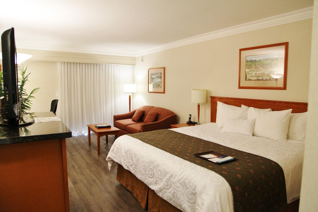 Best Western Plus Kelowna Hotel & Suites Buitenkant foto