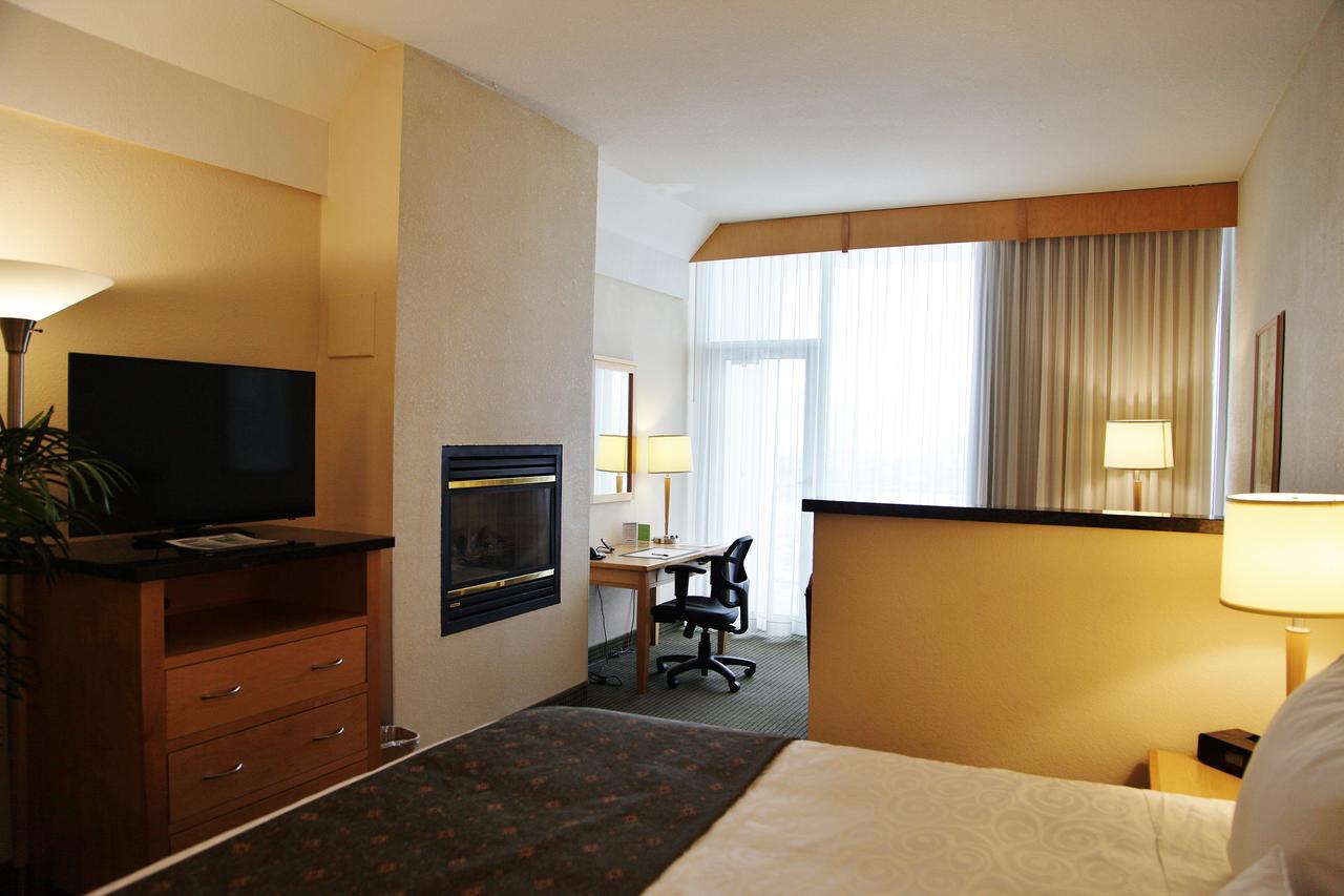 Best Western Plus Kelowna Hotel & Suites Buitenkant foto