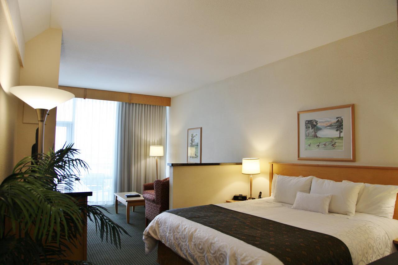 Best Western Plus Kelowna Hotel & Suites Buitenkant foto