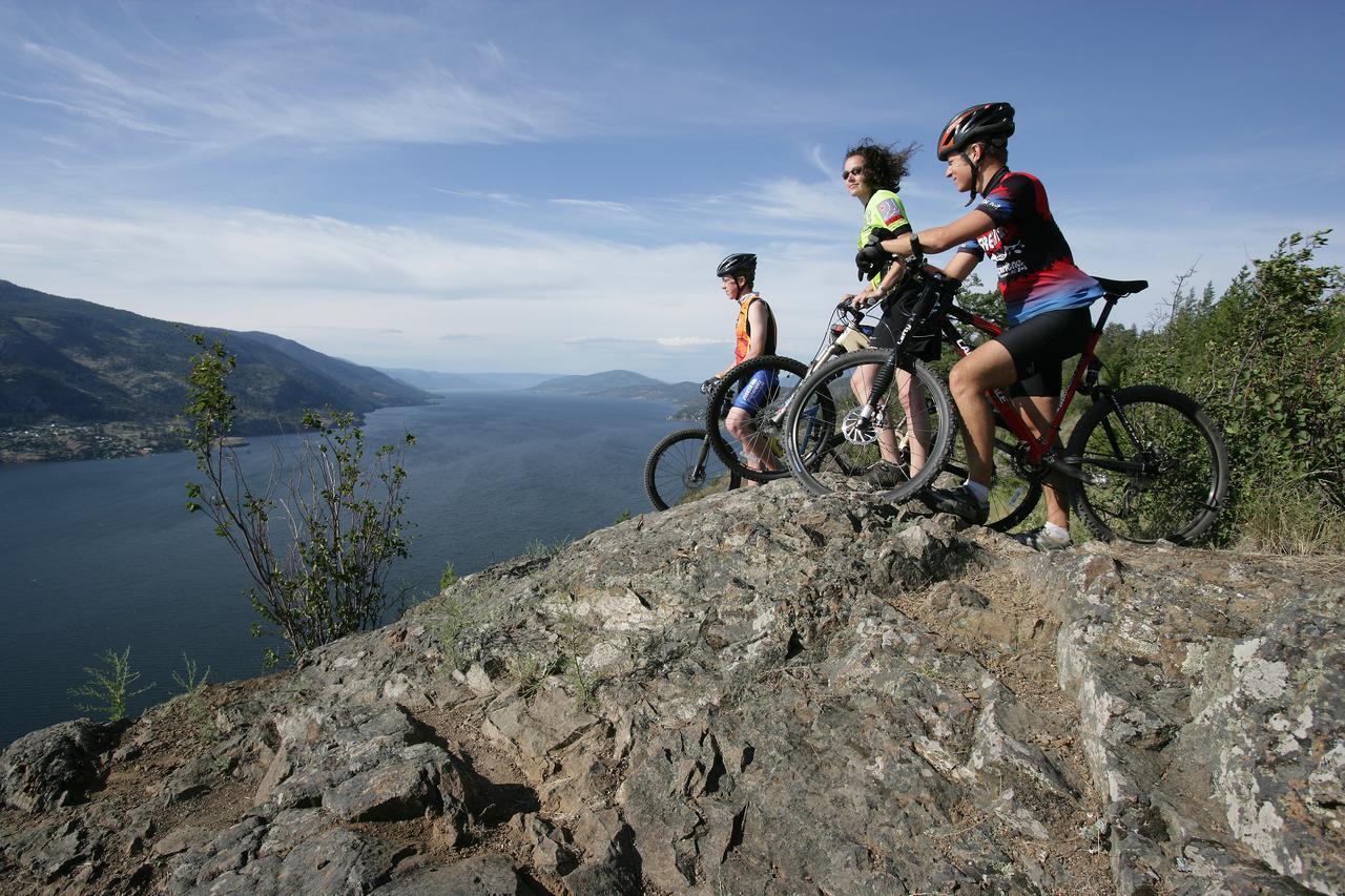 Best Western Plus Kelowna Hotel & Suites Buitenkant foto