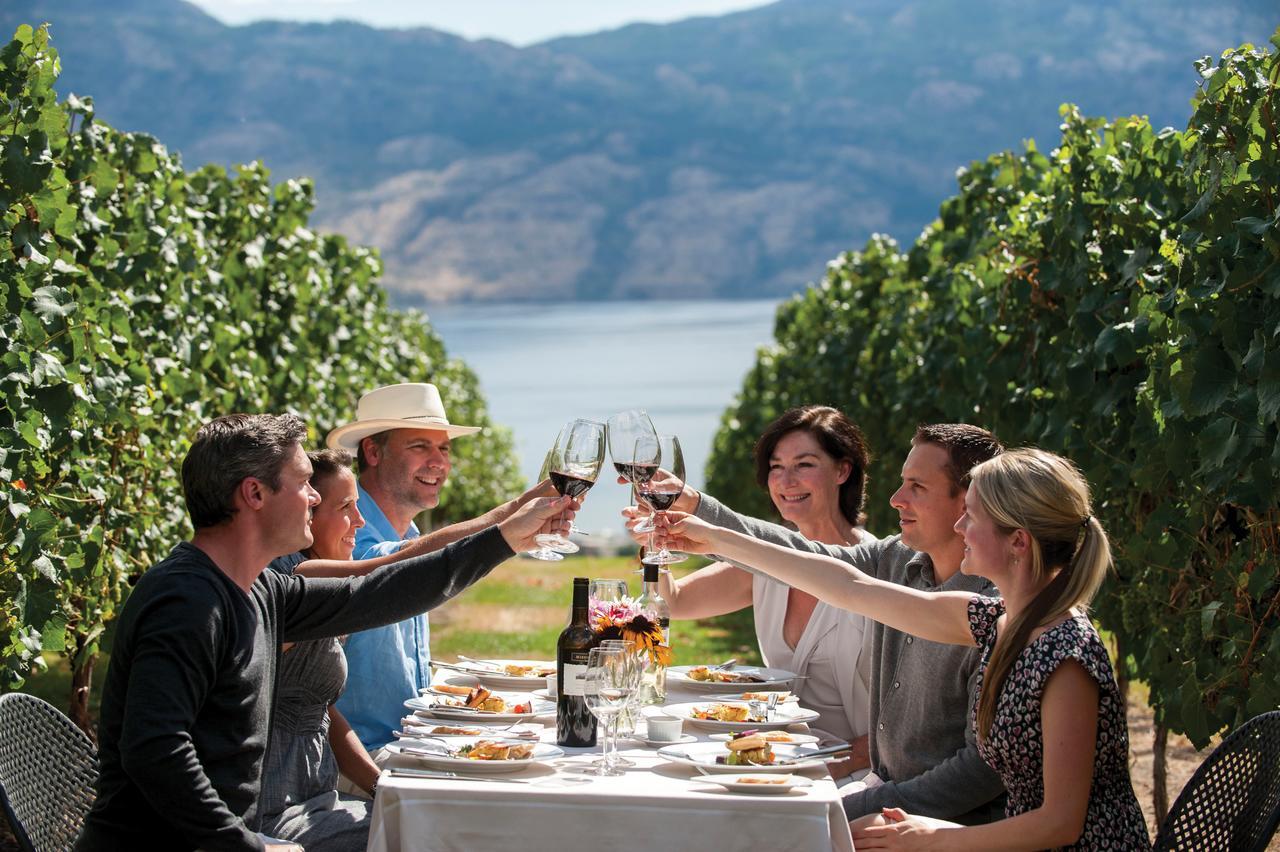 Best Western Plus Kelowna Hotel & Suites Buitenkant foto
